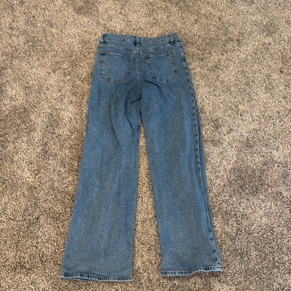 H&M High Rise Jeans - Picture 2 of 4